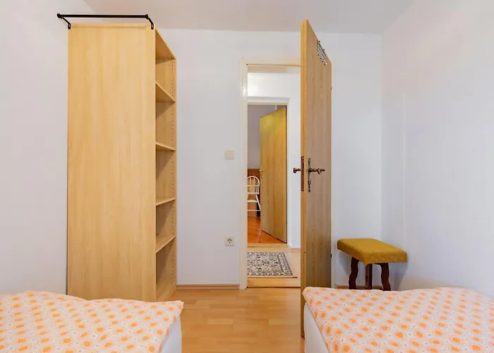 Im Ot Brusow Mit Garten Διαμέρισμα